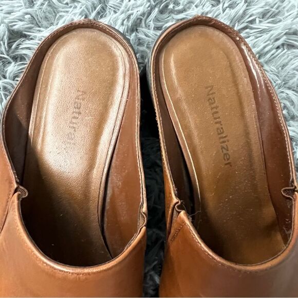 Naturalizer Tan Leather Clogs - Picture 5 of 11